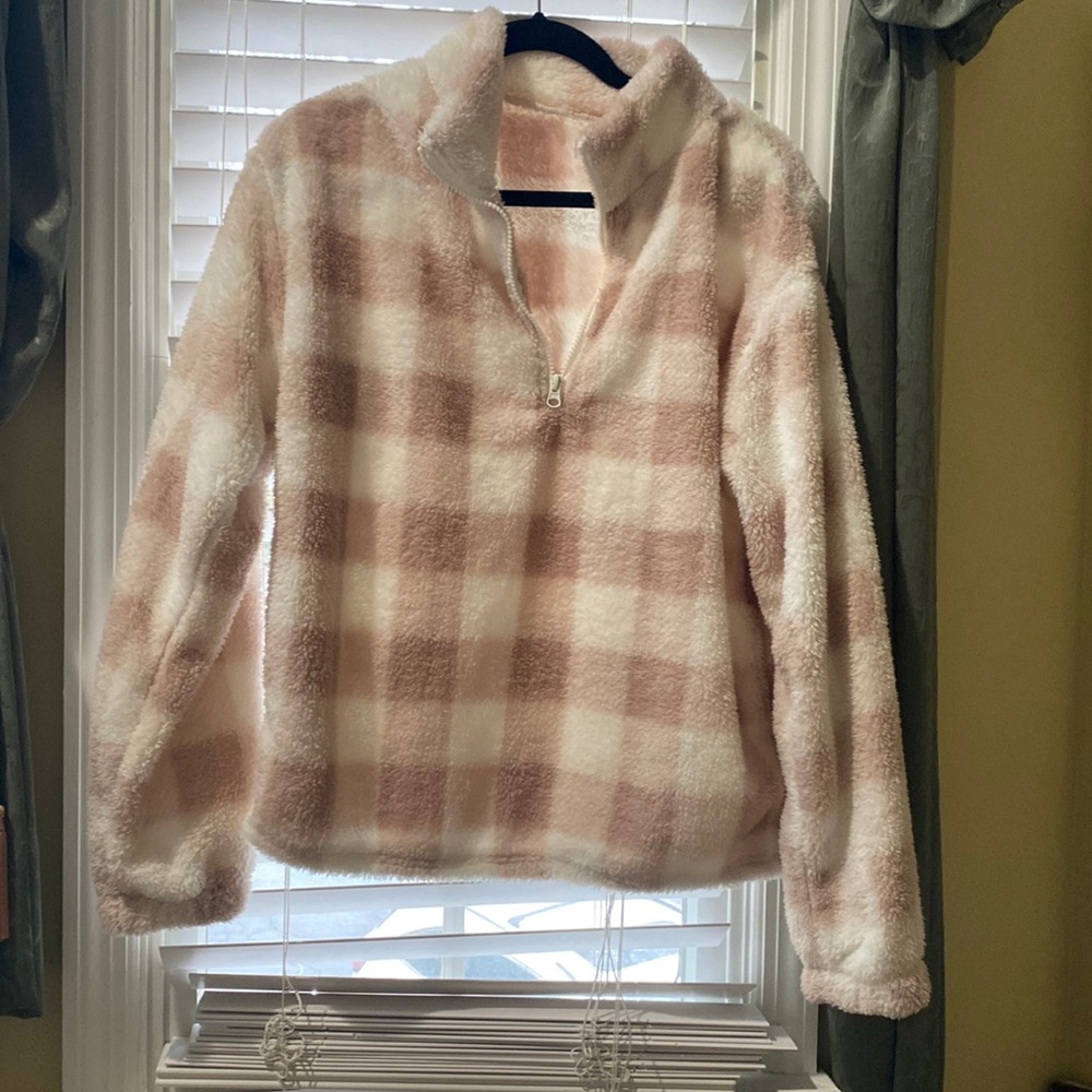 Target Soft checkered quarter zip never worn with pockets